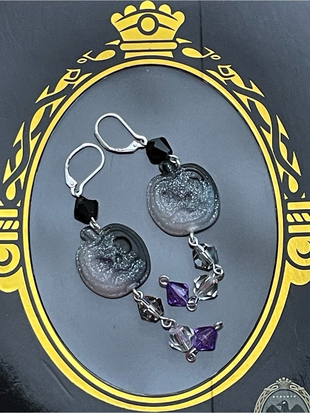 Twisted Wonderland Inspired Groovy Candy Earrings Epel Felmier (Nightmare Suit)